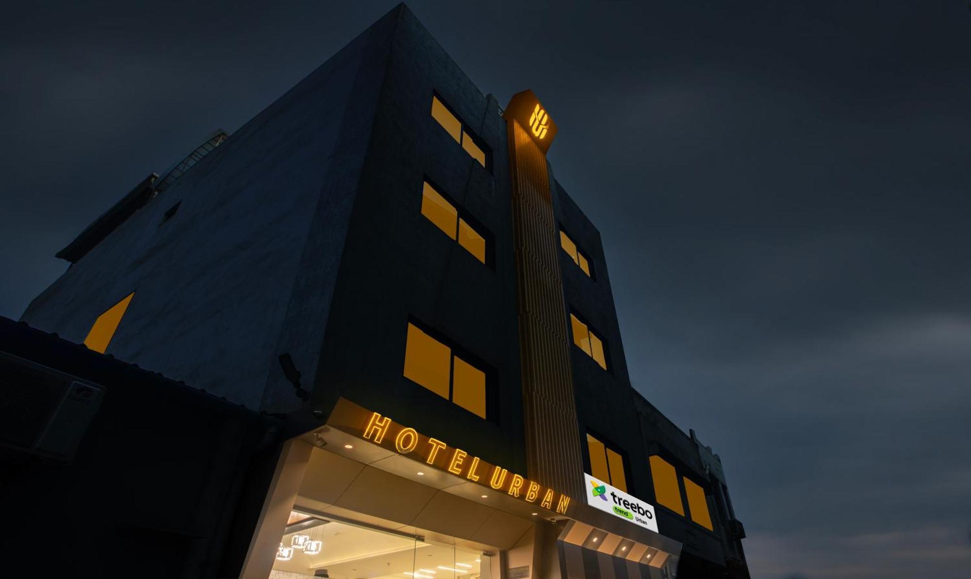 Treebo Urban, 1 Km From Railway Station Hotel Surat Eksteriør billede